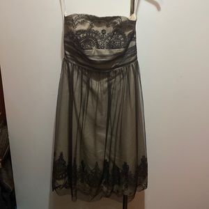 David’s bridal cocktail dress. Gold/Tan and black. Size 4. 100% polyester.